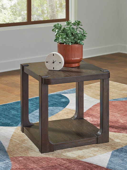 Ashley Express - Mesa auxiliar rectangular Brecton