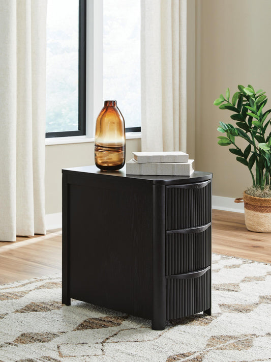 Ashley Express - Mesa auxiliar Camdill