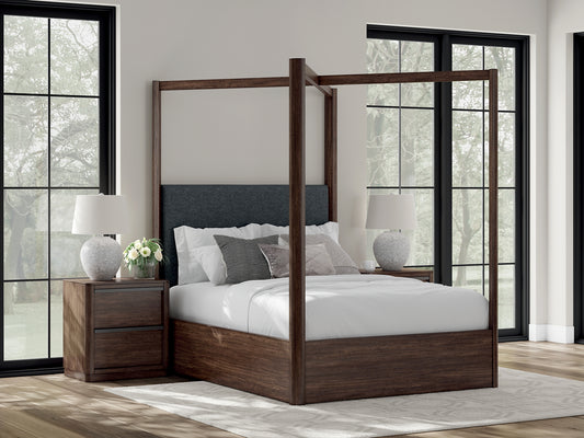 Dilenno  Canopy Bed