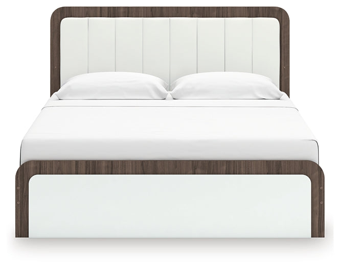 Kendanport  Upholstered Bed