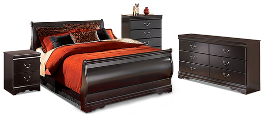 Huey Vineyard  Sleigh Bed With Mirrored Dresser And Nightstand