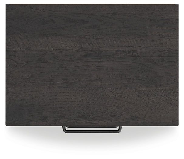 Hollivern  Panel Bed, Dresser, Mirror And Nightstand