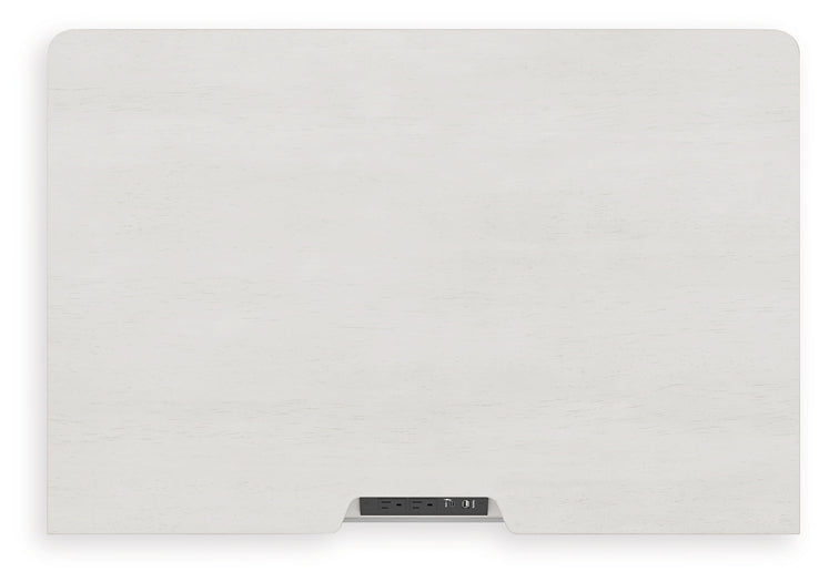 Rowlenstown  Poster Bed, Dresser, Mirror And Nightstand