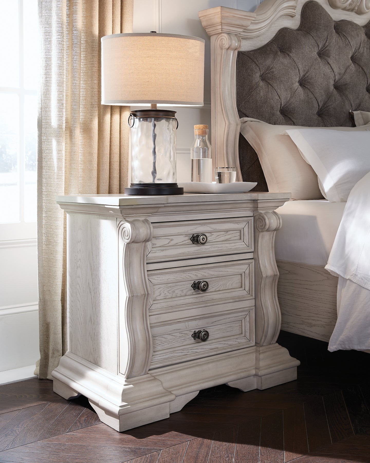 Bruchandi  Upholstered Panel Bed With Mirrored Dresser And Nightstand