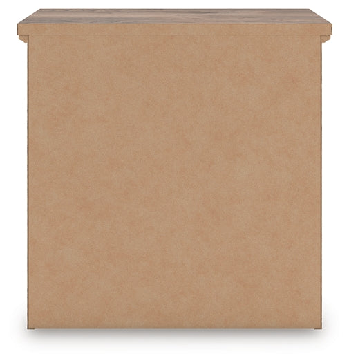 Rusticott  Poster Bed, Dresser, Mirror And Nightstand