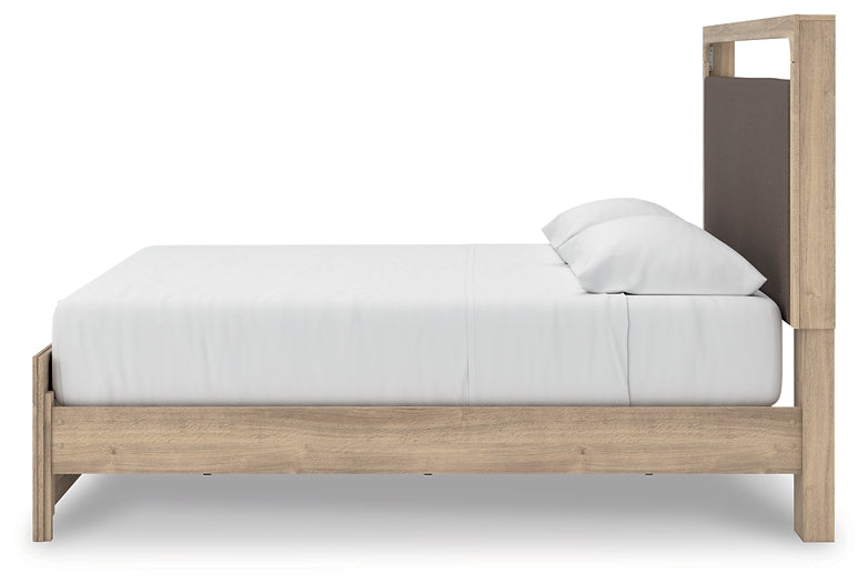 Kinlanni  Upholstered Platform Bed, Dresser And Mirror