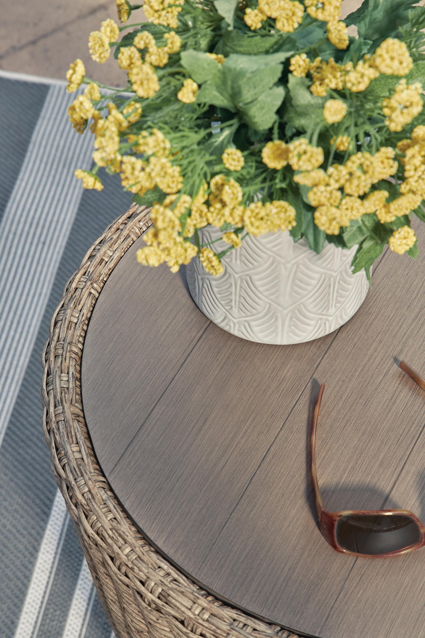 Ashley Express - Danson Round End Table