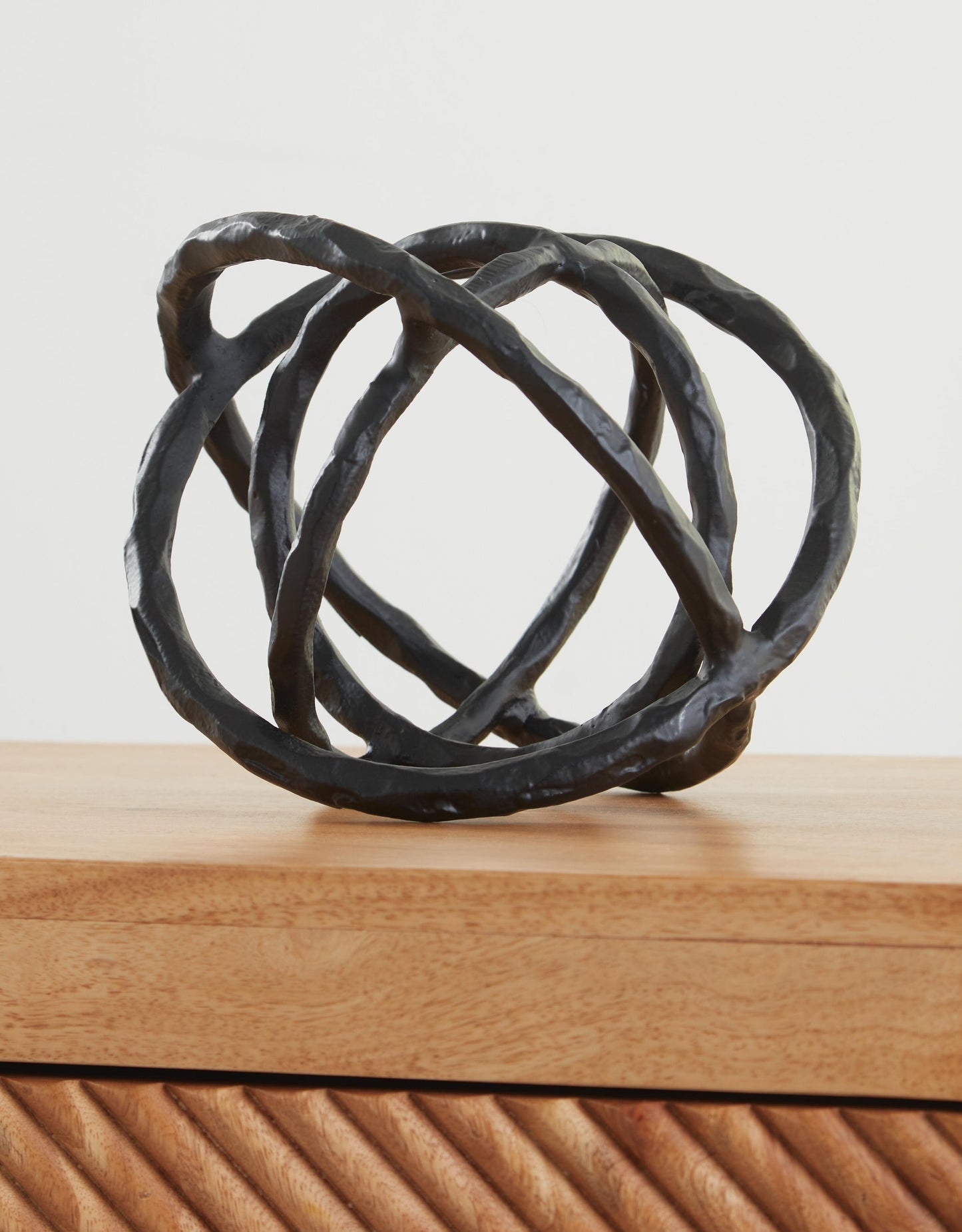 Ashley Express - Escultura Barlee