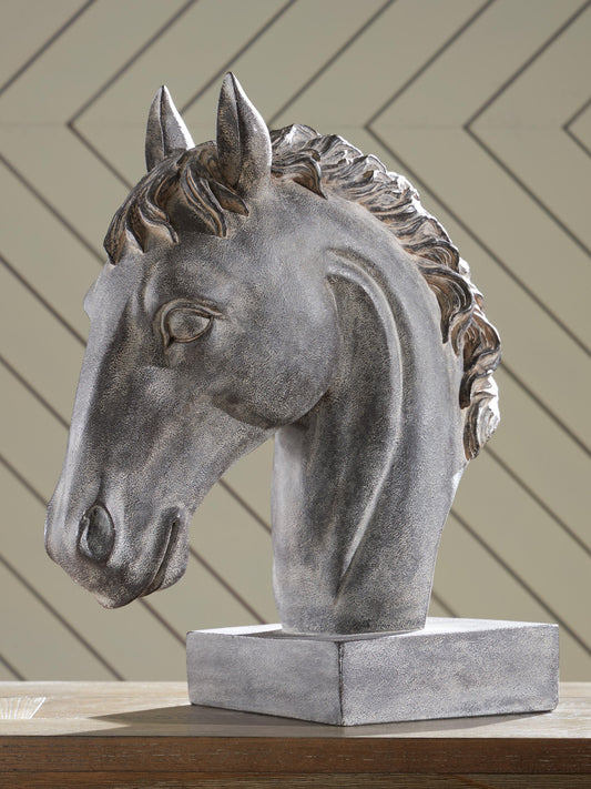 Ashley Express - Escultura de Carnlow