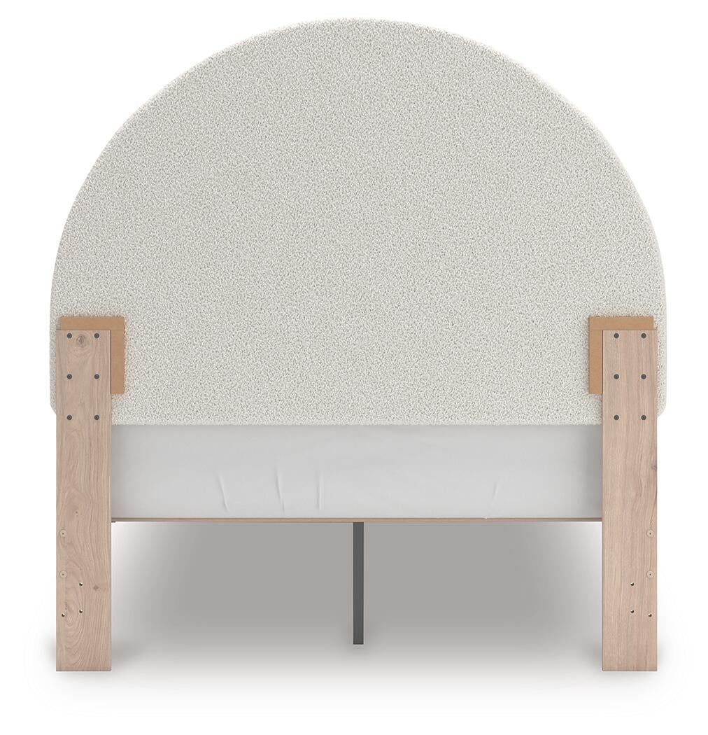 Ashley Express - Cama tapizada de paneles Arloster