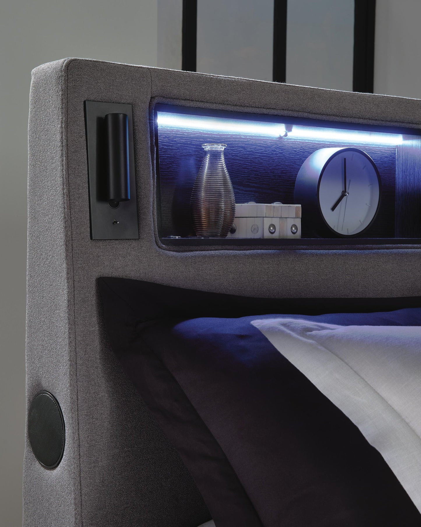 Verishaw  Upholstered Bed With Wireless Audio