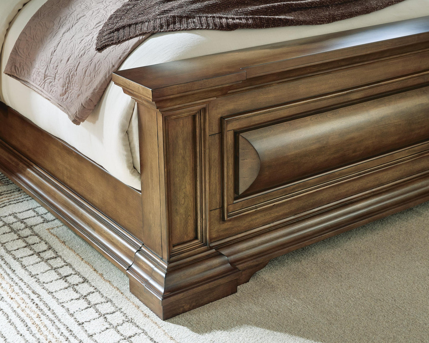 Cama con paneles Frantanna California
