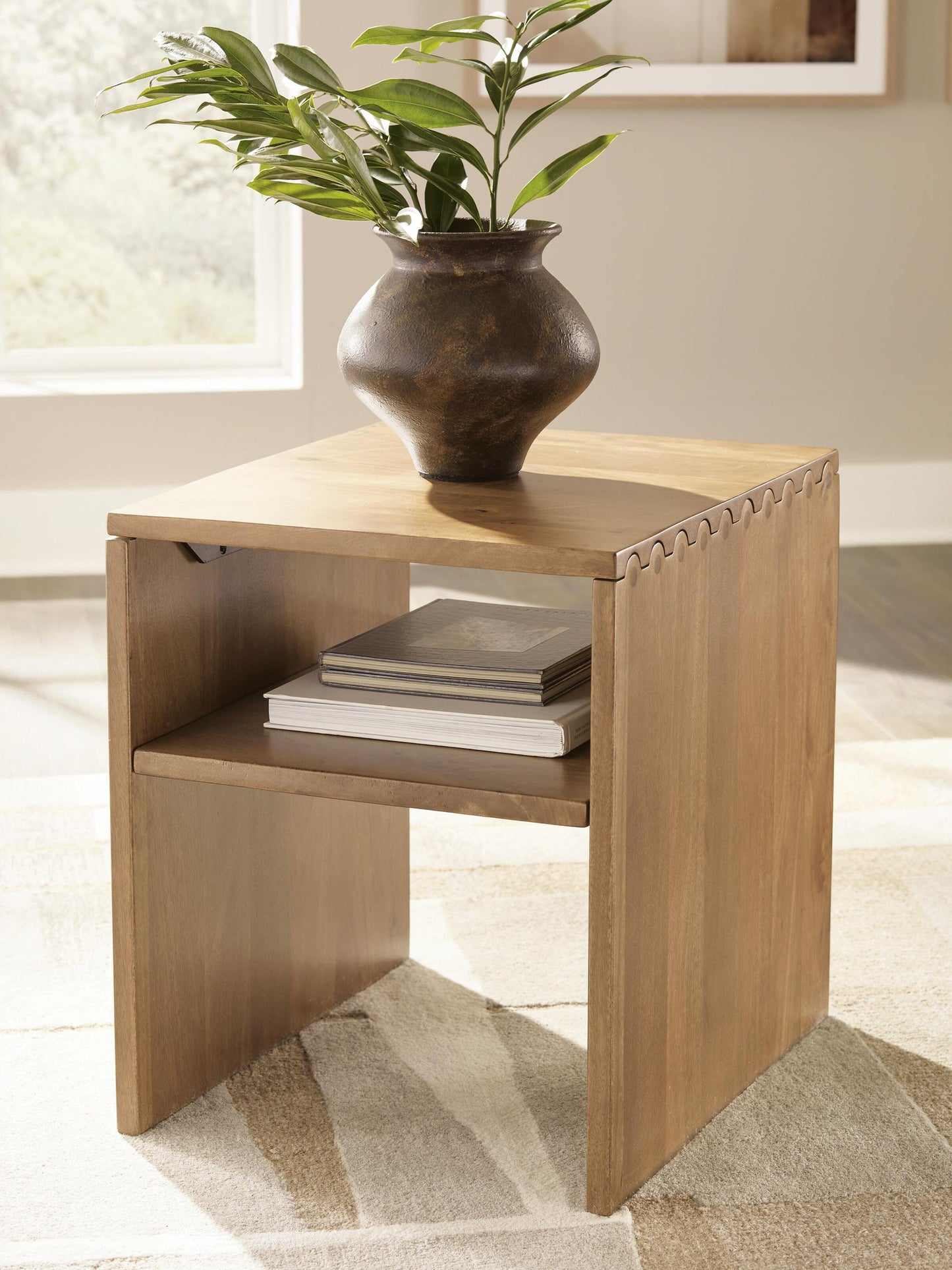 Ashley Express - Mesa auxiliar rectangular Ella Grove