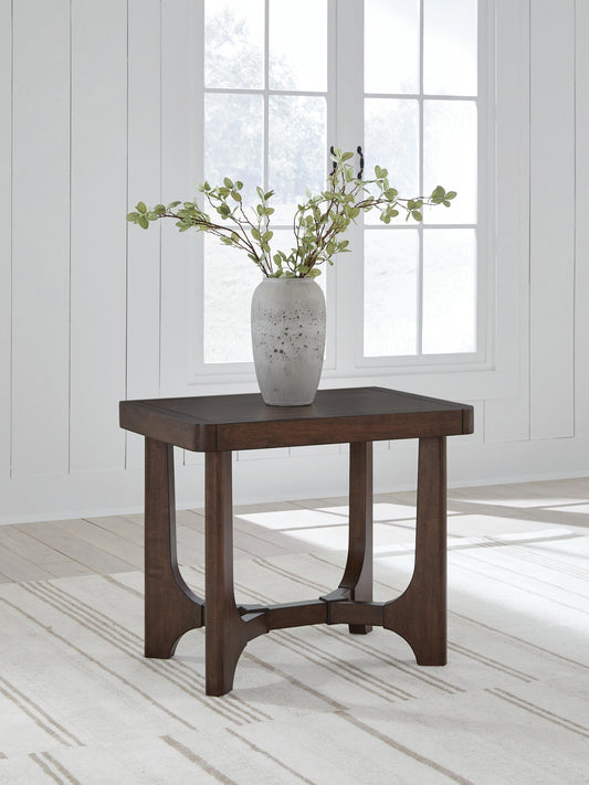 Ashley Express - Mesa auxiliar rectangular Korestone