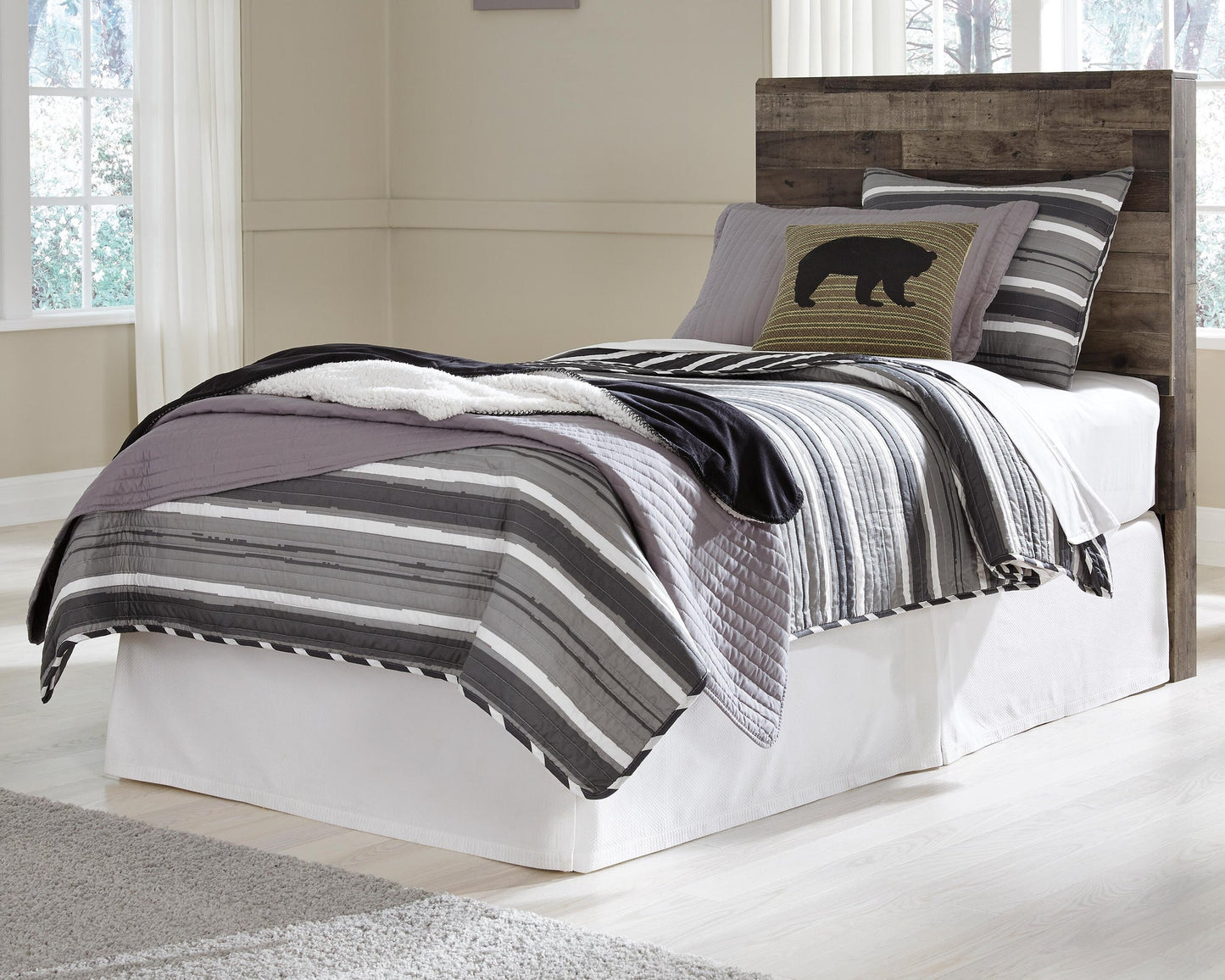 Derekson  Panel Headboard Bed With Mirrored Dresser, Chest And Nightstand