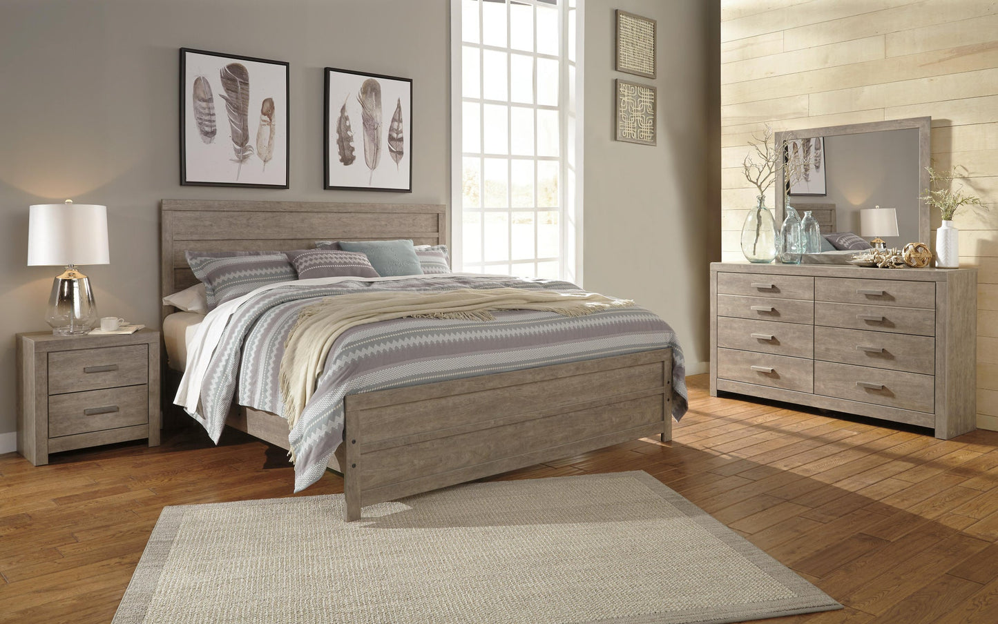 Cama con paneles y cómoda con espejo Culverbach