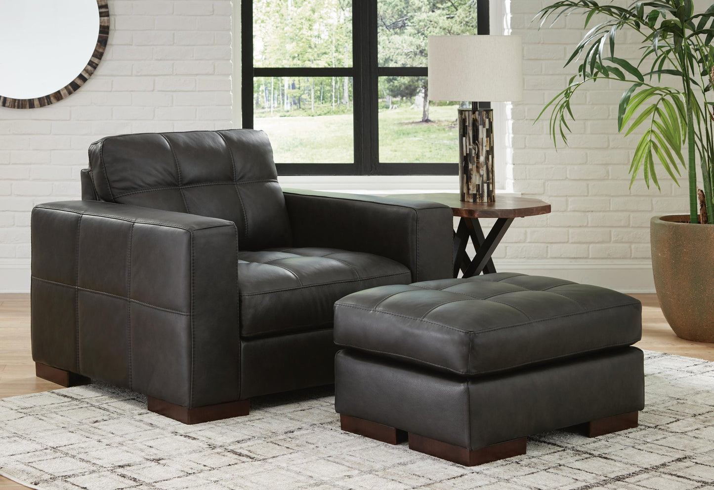 Sillón y otomana Luigi