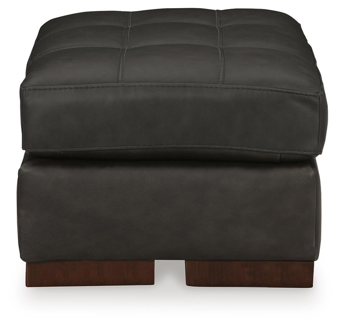 Sillón y otomana Luigi
