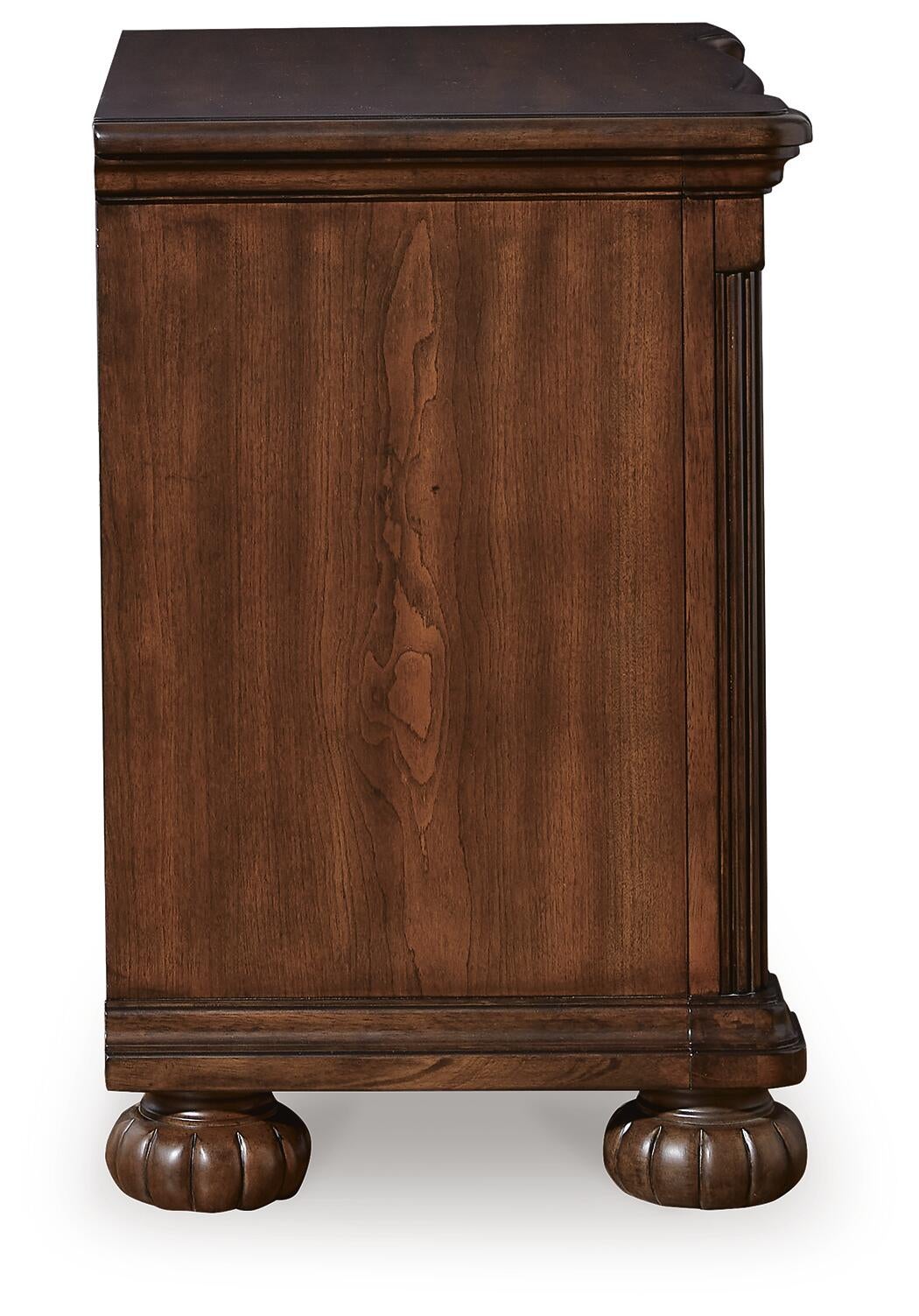 Lavinton  Poster Bed, Dresser, Mirror, Chest And Nightstand
