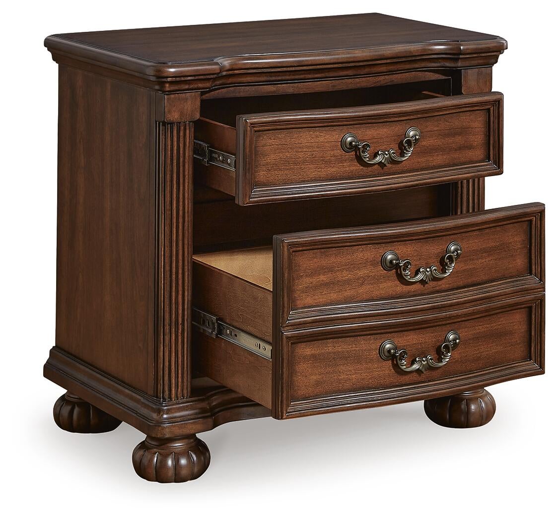 Lavinton California  Poster Bed, Dresser, Mirror, Chest And Nightstand