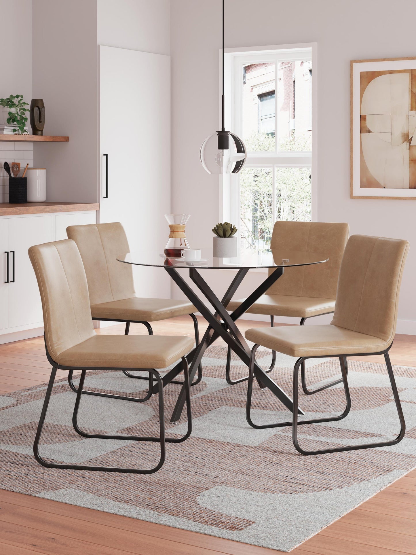 Ashley Express - Mesa de comedor Pharwynn y 4 sillas