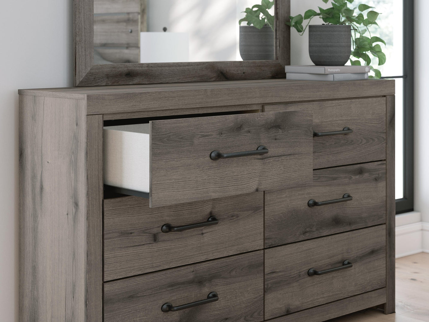 Cama de paneles, cómoda, espejo y mesita de noche Graystorm