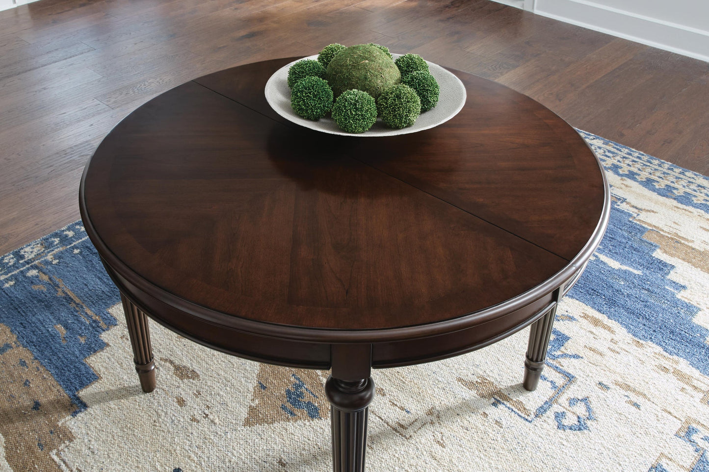 Mesa de comedor Lavinton y 6 sillas