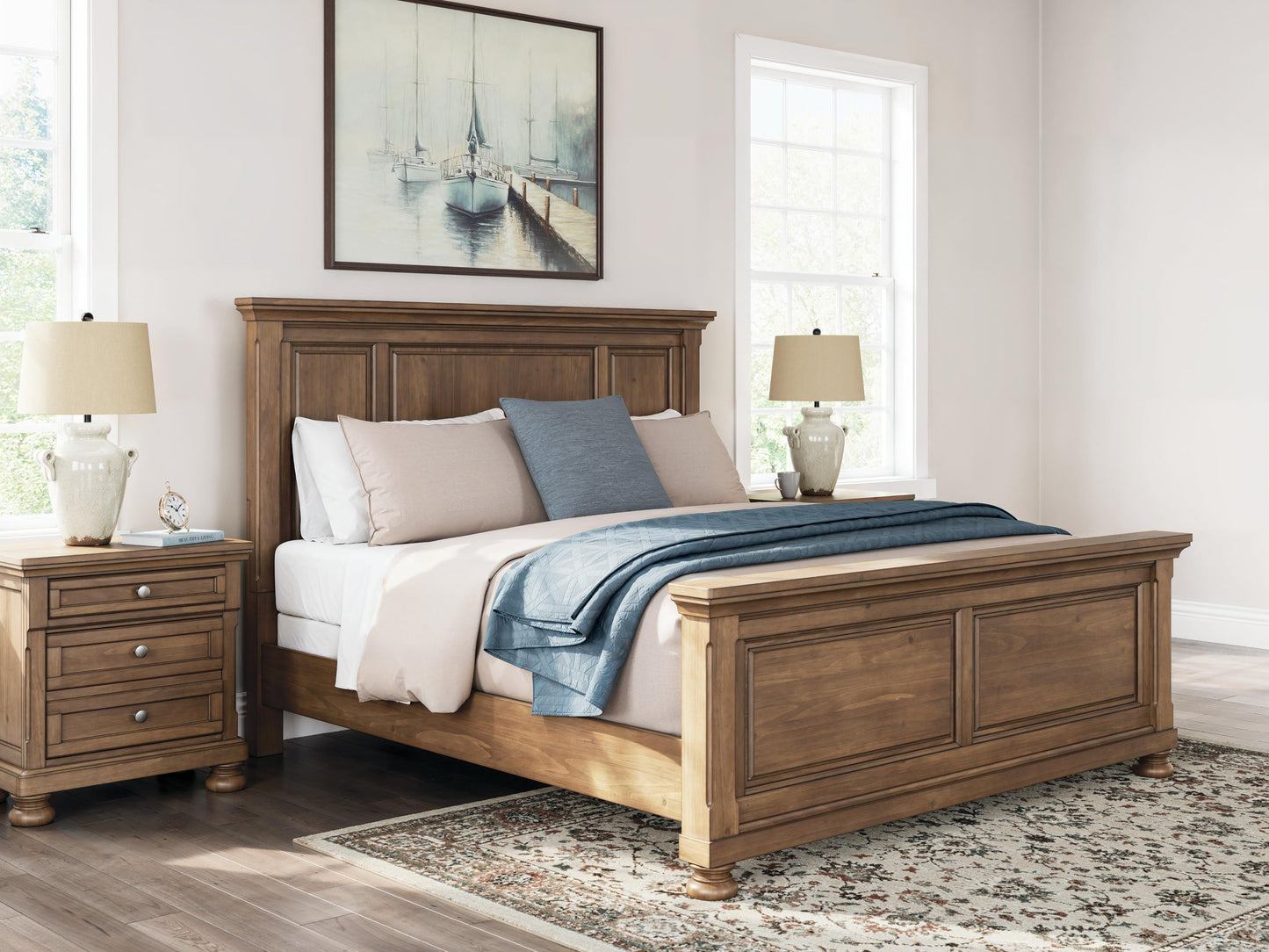 Cama con paneles Feddinger con cómoda con espejo y mesita de noche