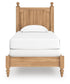 Cama con paneles, cómoda con espejo y mesita de noche Aleaport